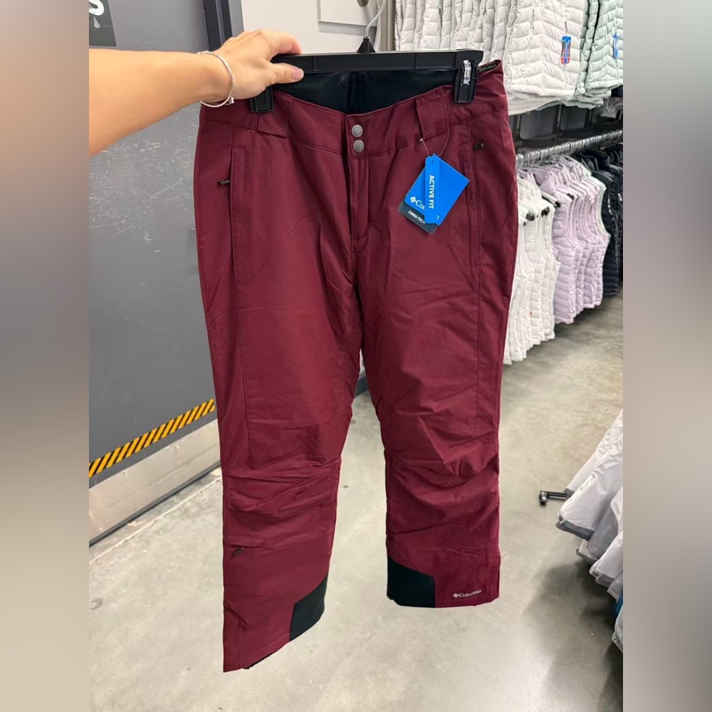 Brand New! Columbia’s Women’s Burgundy Snow Pants! Size M